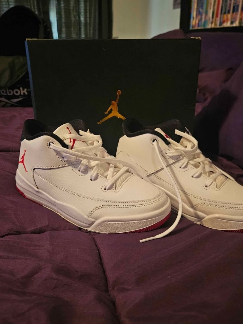 Air Jordan White & Red Retro Low Basketball Shoes